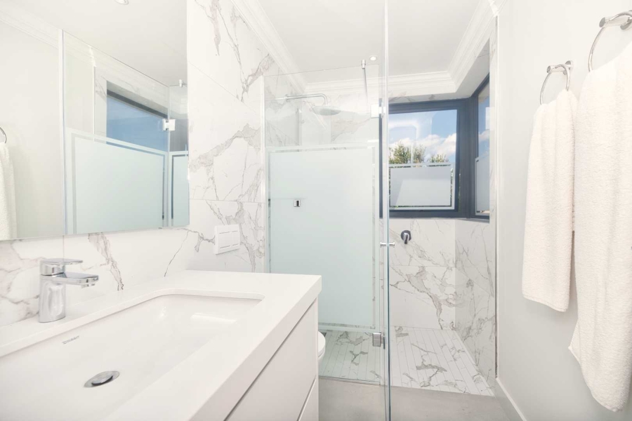 6 Bedroom Property for Sale in Hermanus Heights Western Cape